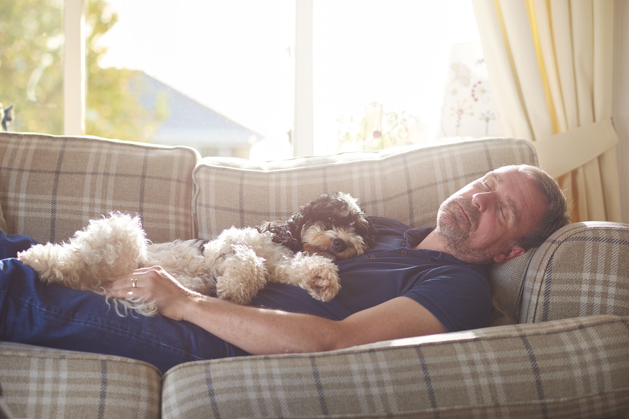 having-an-afternoon-nap-could-help-you-live-longer